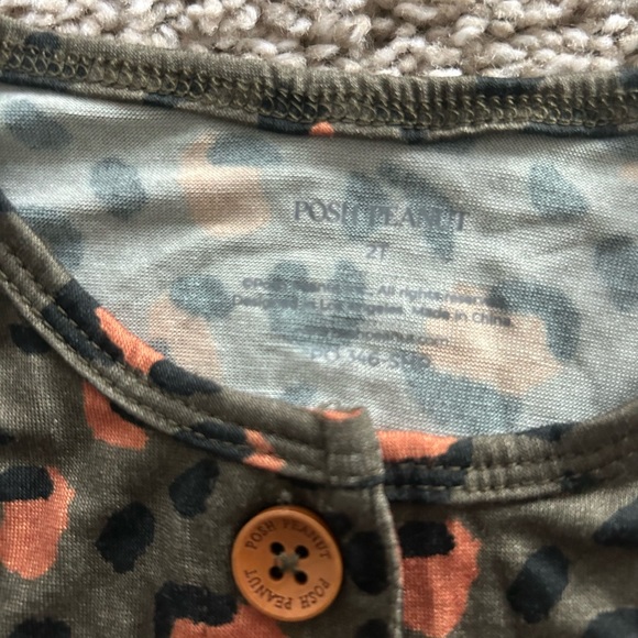 Posh Peanut Eli Racerback Henley Romper 2T unisex (Sold out Cheetah Prin… - Picture 5 of 11